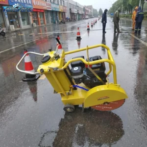 Gasoline Concrete Cutter Road Cutting Machine Walk Behind Hand Push With Diamond Blade & Water Tank For Pavement Grooving
